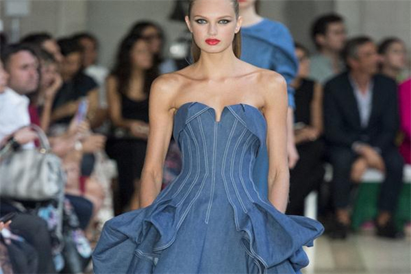 carolina herrera是什么牌子 知名時尚品牌