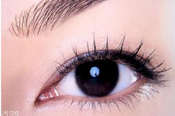 紋眼線好不好？內(nèi)眼線會傷害眼睛嗎？