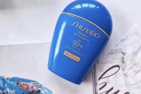 資生堂藍(lán)胖子要卸妝嗎 可以用洗面奶洗凈