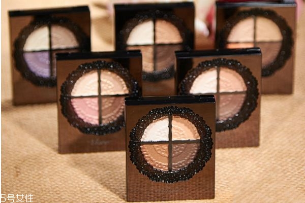 單眼皮買(mǎi)啞光還是珠光 單眼皮適合的眼影牌子