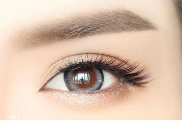 先貼雙眼皮還是先畫眼影 雙眼皮貼和眼影的使用順序 先貼雙眼皮還是先畫眼影 雙眼皮貼和眼影的使用順序