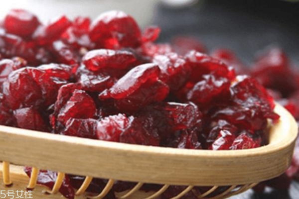 蔓越莓可以和牛奶一起吃嗎 蔓越莓干清洗方法 蔓越莓可以和牛奶一起吃嗎 蔓越莓干清洗方法