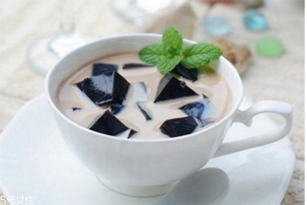 燒仙草是什么做的？燒仙草是發(fā)物嗎