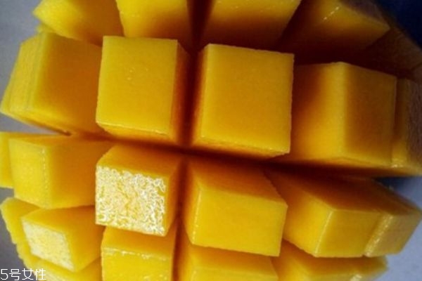 芒果可以空腹吃嗎 芒果的營養(yǎng)作用 芒果可以空腹吃嗎 芒果的營養(yǎng)作用