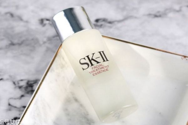 五十歲的女人適合什么護膚品 適合五十歲用的護膚品 五十歲的女人適合什么護膚品 適合五十歲用的護膚品