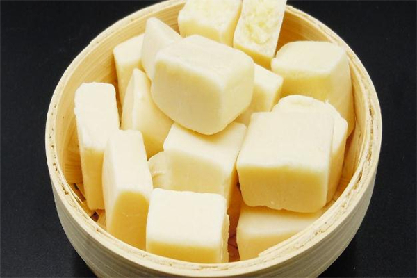 奶豆腐和奶酪一樣嗎 奶豆腐和奶酪的區(qū)別 奶豆腐和奶酪一樣嗎 奶豆腐和奶酪的區(qū)別