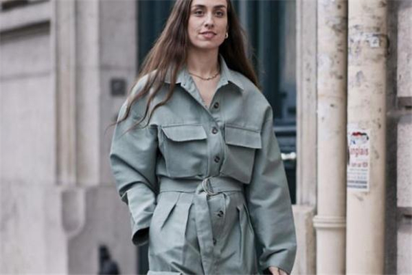 工裝連體褲什么顏色好看 春季酷炫穿搭 工裝連體褲什么顏色好看 春季酷炫穿搭