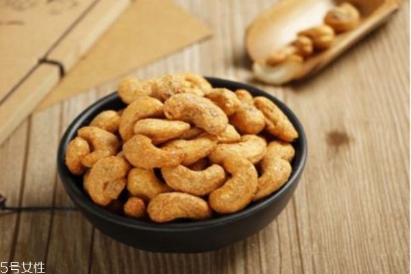 孕婦能吃炭燒腰果嗎 哪些人不宜吃腰果 孕婦能吃炭燒腰果嗎 哪些人不宜吃腰果