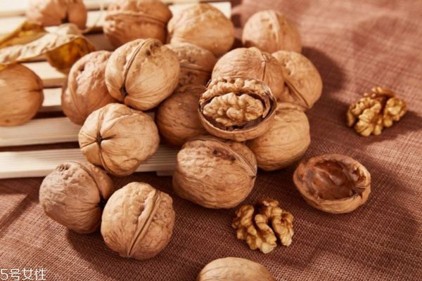 薄皮核桃是轉(zhuǎn)基因嗎 薄皮核桃有什么營養(yǎng)價(jià)值