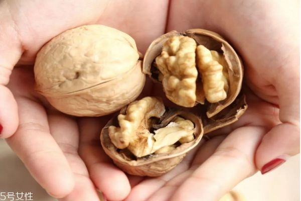 薄皮核桃價格多少錢一斤 薄皮核桃的功效與作用 薄皮核桃價格多少錢一斤 薄皮核桃的功效與作用