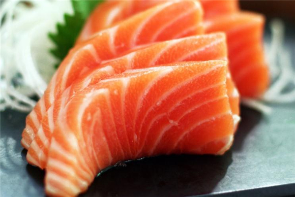 三文魚(yú)為什么加檸檬汁 起調(diào)味作用 三文魚(yú)為什么加檸檬汁 起調(diào)味作用