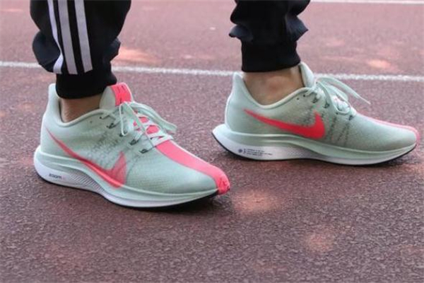 耐克飛馬35測評 pegasus 35實(shí)戰(zhàn)效果 耐克飛馬35測評 pegasus 35實(shí)戰(zhàn)效果