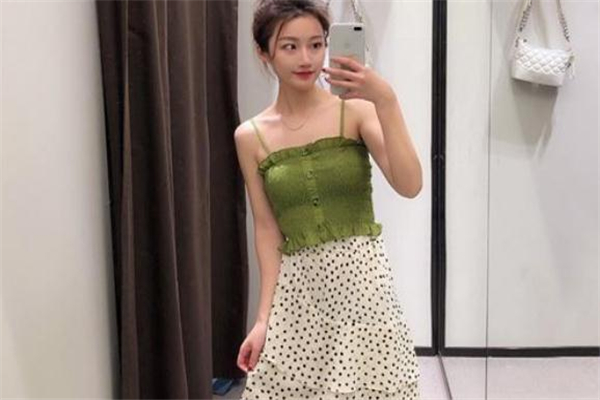 牛油果綠衣服怎么搭配 當季最in潮流色