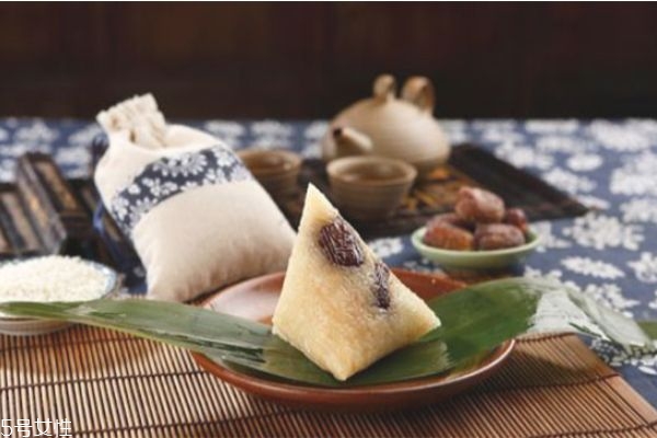 甜粽子和咸粽子可以一起煮嗎 甜粽子好吃還是咸粽子好吃 甜粽子和咸粽子可以一起煮嗎 甜粽子好吃還是咸粽子好吃