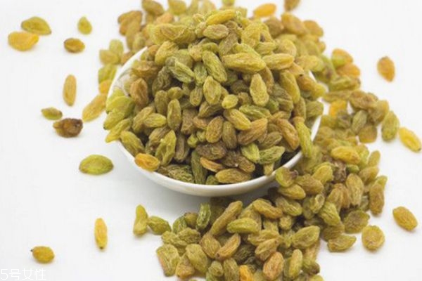 葡萄干生蟲(chóng)了如何處理 葡萄干的吃法及功效