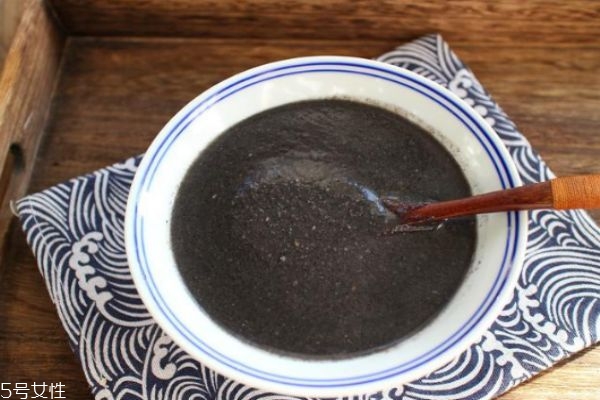 哪些人不宜吃黑芝麻糊 黑芝麻禁忌 哪些人不宜吃黑芝麻糊 黑芝麻禁忌