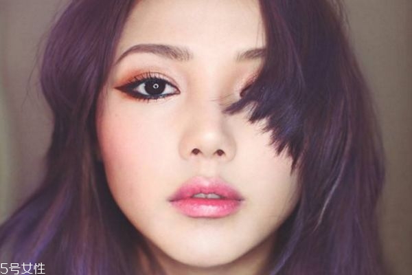 美瞳能戴多長(zhǎng)時(shí)間 美瞳佩戴時(shí)間