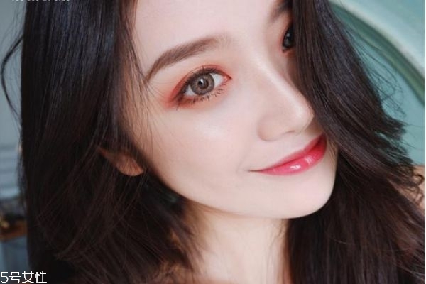 拍婚紗照帶什么顏色的美瞳好看 拍婚紗照美瞳顏色的選擇 拍婚紗照帶什么顏色的美瞳好看 拍婚紗照美瞳顏色的選擇