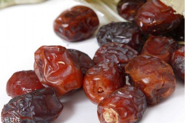 椰棗直接吃能壯陽嗎 椰棗怎么吃壯陽 椰棗直接吃能壯陽嗎 椰棗怎么吃壯陽