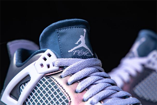 aj4變色龍多少錢(qián) aj4變色龍?jiān)瓋r(jià)