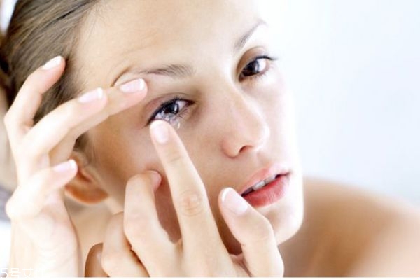 孕婦可以戴美瞳嗎 懷孕了可以戴隱形眼鏡嗎 孕婦可以戴美瞳嗎 懷孕了可以戴隱形眼鏡嗎