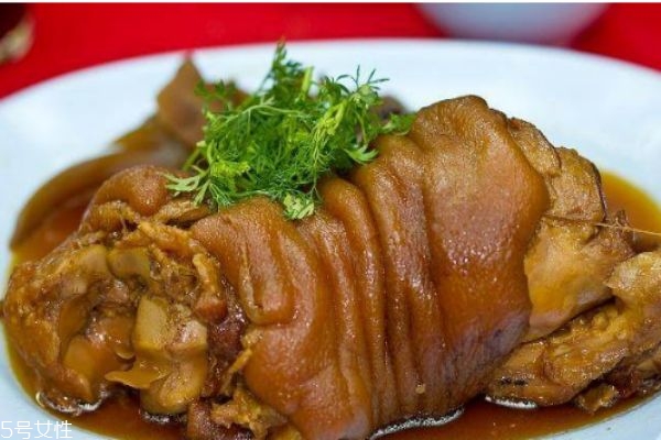 吃豬蹄到底美容還是長(zhǎng)胖 吃豬蹄的好處和壞處