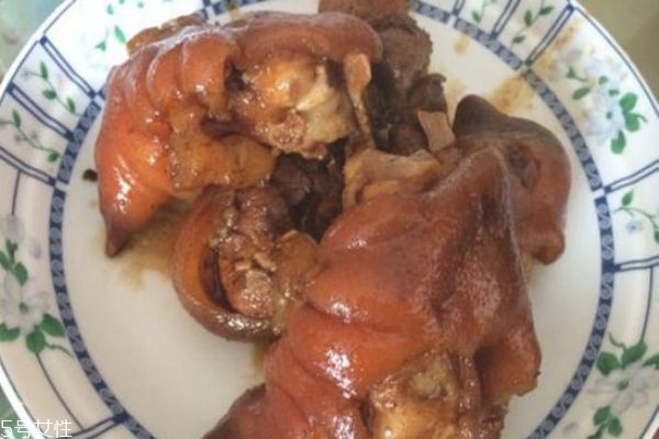 吃豬蹄到底美容還是長(zhǎng)胖 吃豬蹄的好處和壞處