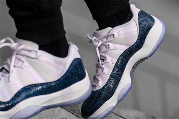 aj11 low藍(lán)蛇開箱測(cè)評(píng) aj11 low藍(lán)蛇實(shí)物上腳 aj11 low藍(lán)蛇開箱測(cè)評(píng) aj11 low藍(lán)蛇實(shí)物上腳