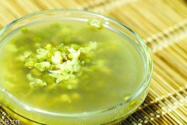 綠豆湯煮多久最解毒 半個小時以上 綠豆湯煮多久最解毒 半個小時以上