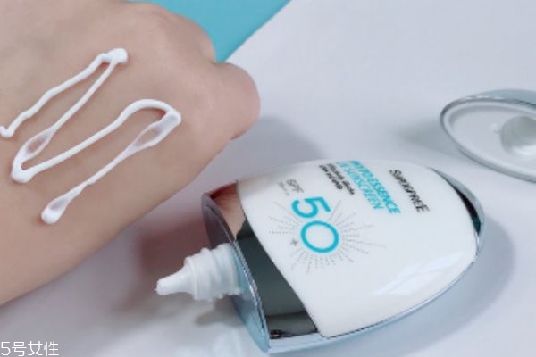 香蒲麗精華防曬霜好用嗎 香蒲麗防曬是物理防曬