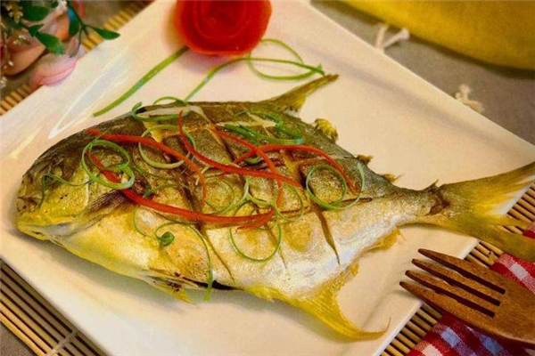 金鯧魚和鯧魚的區(qū)別 要學(xué)會分清 金鯧魚和鯧魚的區(qū)別 要學(xué)會分清