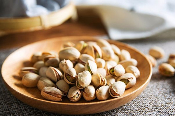 開心果能和牛奶一起吃嗎 牛奶食用方法 開心果能和牛奶一起吃嗎 牛奶食用方法