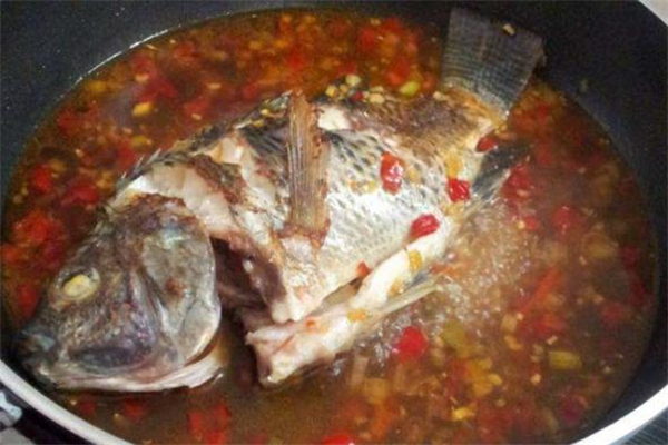 紅燒羅非魚的做法 秘制家常菜 紅燒羅非魚的做法 秘制家常菜