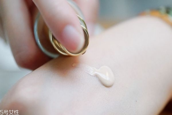 蘭蔻持妝粉底液色號(hào) 教你如何挑選正確色號(hào) 蘭蔻持妝粉底液色號(hào) 教你如何挑選正確色號(hào)