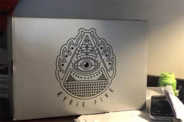 耐克歐文5 ufo配色開箱測(cè)評(píng) 歐文5ufo實(shí)物上腳圖