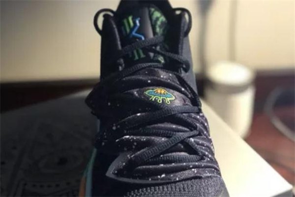 耐克歐文5 ufo配色開箱測(cè)評(píng) 歐文5ufo實(shí)物上腳圖