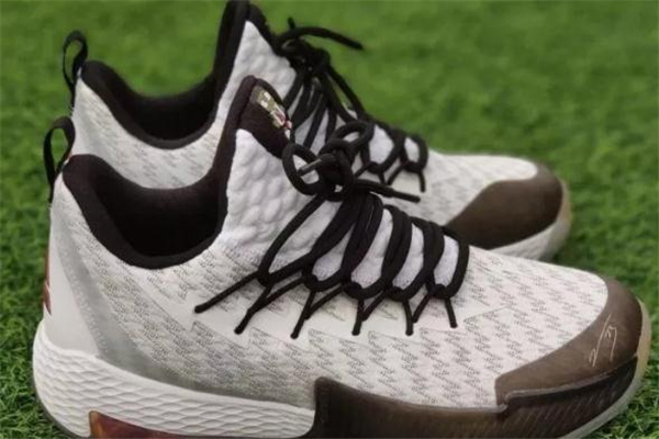 匹克閃電2019測(cè)評(píng) 路威版閃電2019開箱報(bào)告