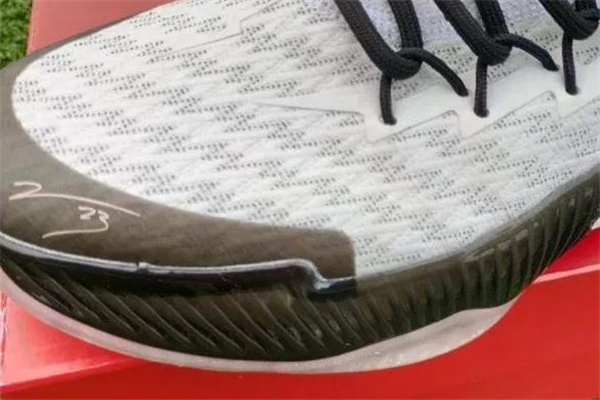 匹克閃電2019測(cè)評(píng) 路威版閃電2019開箱報(bào)告