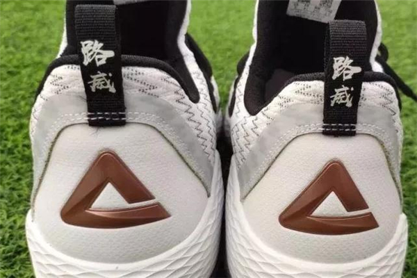 匹克閃電2019測(cè)評(píng) 路威版閃電2019開箱報(bào)告