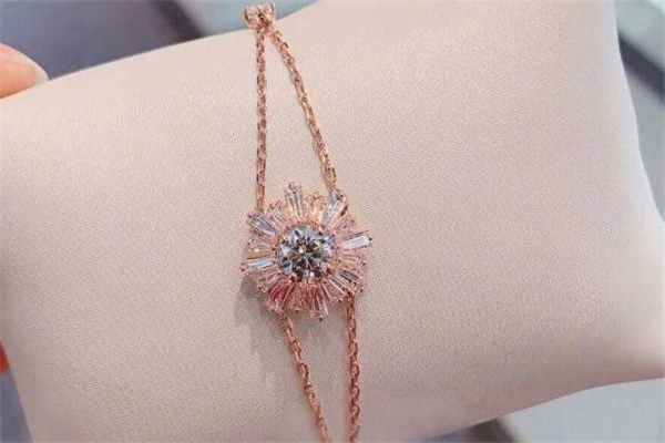 施華洛世奇太陽花手鏈多少錢 母親節(jié)最好的禮物 施華洛世奇太陽花手鏈多少錢 母親節(jié)最好的禮物