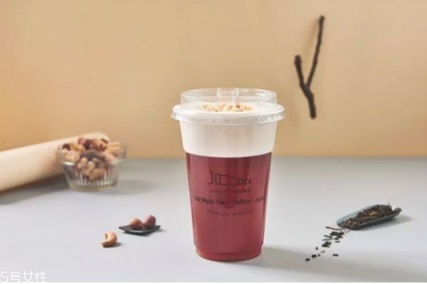 奶霜與奶蓋是同一種嗎 奶霜和奶蓋的區(qū)別 奶霜與奶蓋是同一種嗎 奶霜和奶蓋的區(qū)別