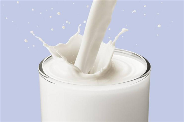 全脂牛奶和純牛奶有什么區(qū)別 成分不一樣 全脂牛奶和純牛奶有什么區(qū)別 成分不一樣