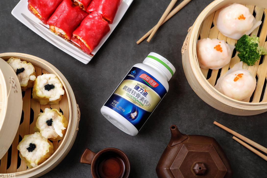 女人多少歲補鈣？氨糖軟骨素的功效和作用不能忽視