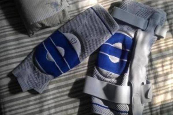 鮑爾芬護(hù)膝p3和a3區(qū)別 明星款護(hù)膝對比