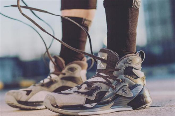 安踏運(yùn)動鞋質(zhì)量怎么樣 性價(jià)比相當(dāng)高 安踏運(yùn)動鞋質(zhì)量怎么樣 性價(jià)比相當(dāng)高