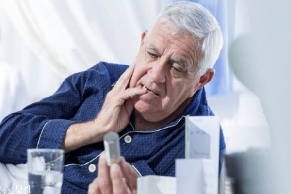 最適合老年人吃的鈣片 老年人補(bǔ)鈣保健品