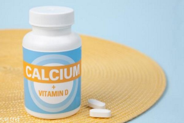 女人多少歲補鈣？氨糖軟骨素的功效和作用不能忽視