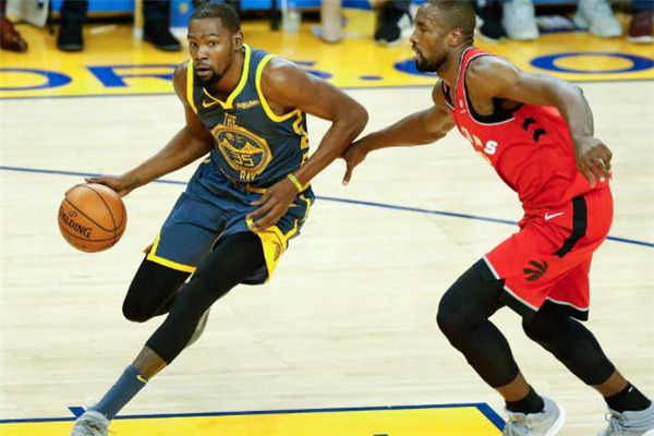 打籃球怎么保護(hù)膝蓋 熱身運動不能少 打籃球怎么保護(hù)膝蓋 熱身運動不能少