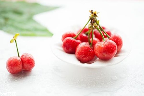 車厘子的核有毒嗎 車厘子核吞進去了怎么辦 車厘子的核有毒嗎 車厘子核吞進去了怎么辦