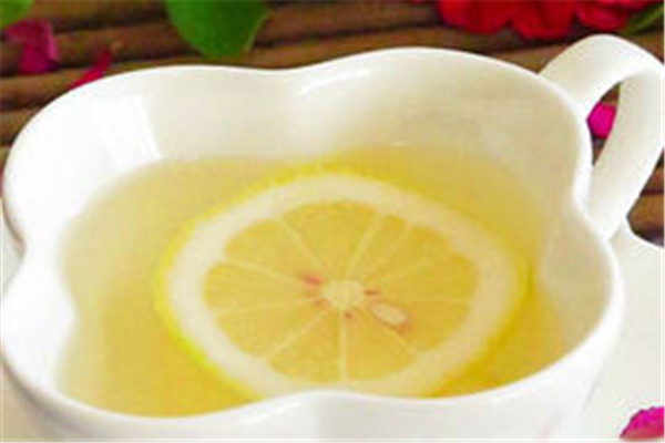 喝檸檬水有什么保健功效呢 原因是這樣 喝檸檬水有什么保健功效呢 原因是這樣
